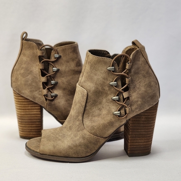 Guess Taupe Ankle Bootieswith Open Toe - Picture 3 of 12